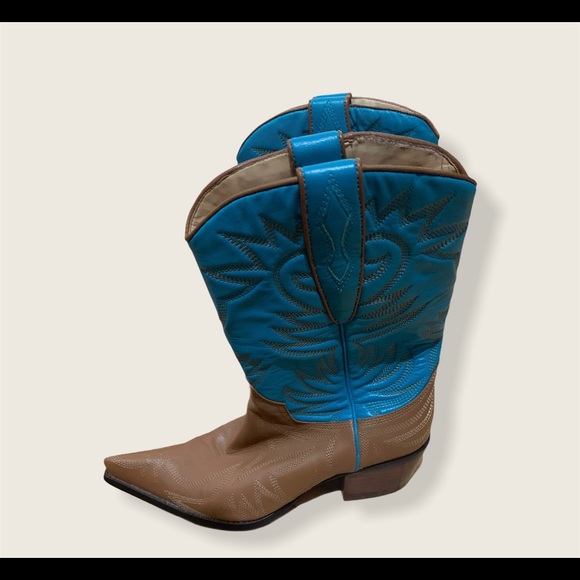 Boots - Picture 2 of 3